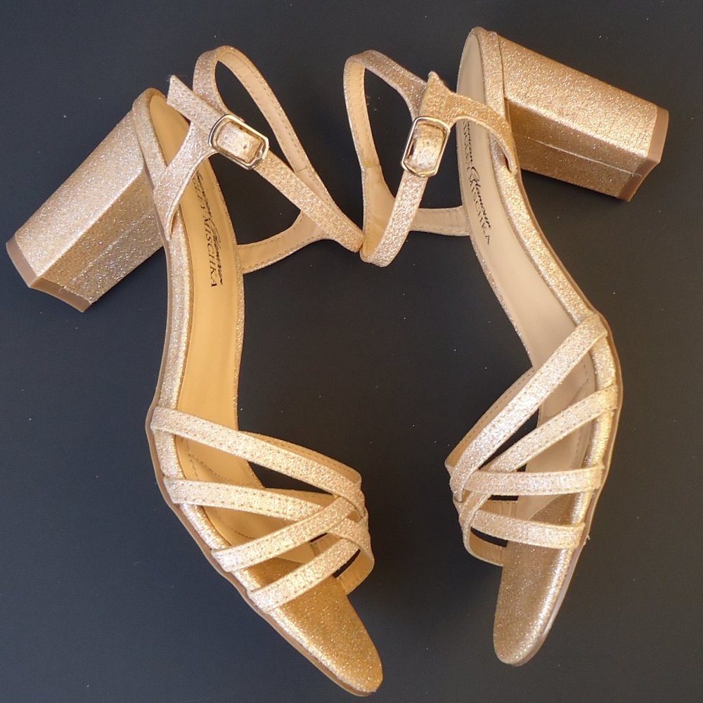 SIZE 6.5. BADGLEY MISCHKA American Glamour gold glitter block heels sandals. - Picture 10 of 16